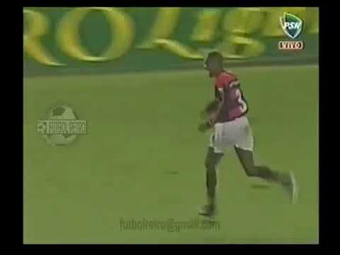 Contra ataque puxado pelo Pet que terminou com assistência e gol do zagueiro Juan conta o...
