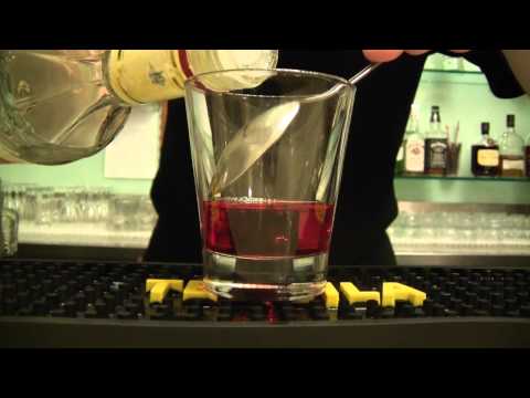 Come smettere di bere per la donna per sempre La relazione su un alcool soggetto e un alcolismo