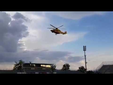 L'eliambulanza abruzzese atterrata al Recchioni di Fermo