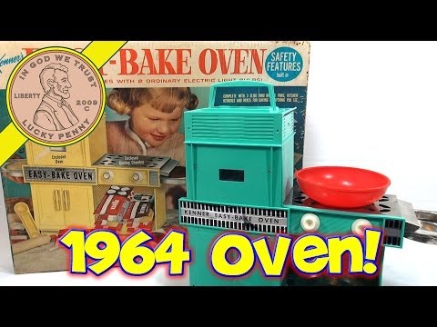 1964 Betty Crocker Easy Bake Oven, Kenner Toys - Snow Mounds and Chocolate Chip Cookies! Video