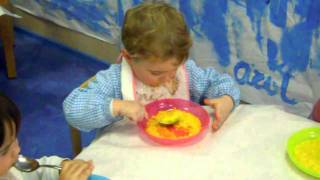 Comiendo sopa