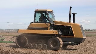preview picture of video 'Caterpillar Challenger 65 Tractor on 5-22-2014'