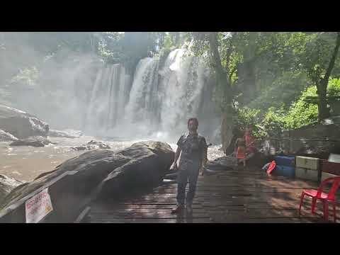 Quarta-feira, 8 de novembro de 2023 CACHOEIRA DE KULEN No Camboja.