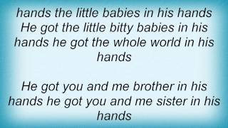 Kitty Wells - He&#39;s Got The Whole World In His Hands Lyrics