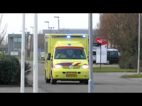 Den Helder Ambulance 10-115 responding (lights + siren)