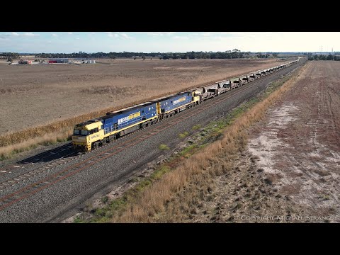 4PM4 Steel Train Crosses Grain Train (24/4/2022) - PoathTV Australian Railways