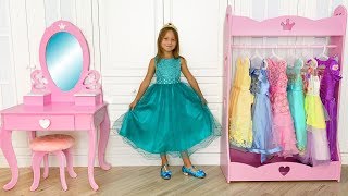 Download lagu Sofia Dress Up in Princess and Playing With Toys - Funny Stories for Kids mp3 Download lagu Sofia Dress Up in Princess and Playing With Toys - Funny Stories for Kids mp3