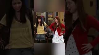 What&#39;s that, a hat? #wizardsofwaverlyplace #selenagomez #disneychannel #throwback #funny #alexrusso