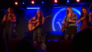 Della Mae - "Boston Town"