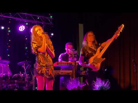 Always Remember Us This Way (Lady Gaga): Valerie Kaňová - Vali Angel