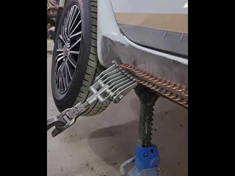 Рихтовка сильно замятого порога на автомобиле.