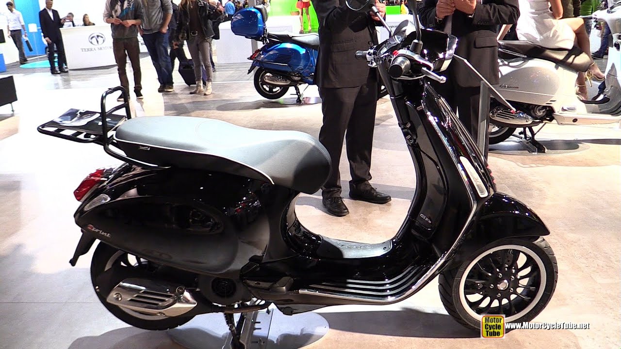 2015 Vespa Sprint 150 Scooter - Walkaround - 2014 EICMA Milan Motorcycle Exhibition