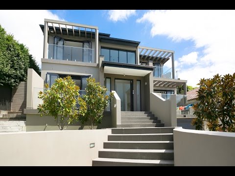 10 Narooma Road, Northbridge