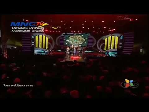 Dewi persik goyang sampai bawah.. bum bum