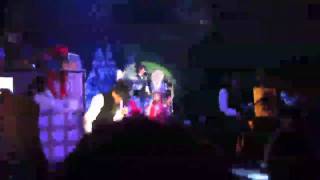 Do You Hear What I Hear - Family Force 5