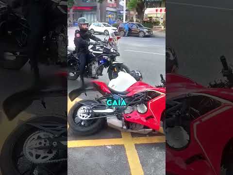 SE BURLABAN DE SU MOTO