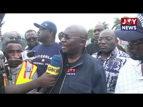 NPP flagbearer Dr. Mahamudu Bawumia visits flood-affected areas in parts of Accra. #JoyNews