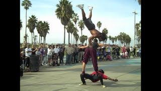 preview picture of video 'Venice Beach Street Performers, The Calypso Tumblers - Amazing!'