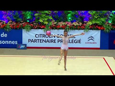 Bilyana PISOVA (BUL) ball - 2016 Corbeil junior AA