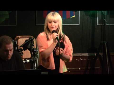 Rebecka Karlsson - Cover - Michael Jackson - Beat It