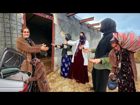 Neighbors Visit, Help Homeless Mom, Moment Return to Dream Home