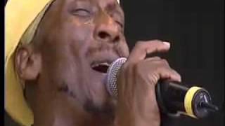 Jimmy Cliff : Many Rivers To Cross