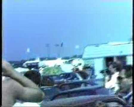 B52 Vs R.A.F. Vulcan take off comparisons.