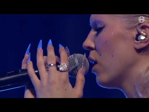 BRÍET - Djúp sár gróa hægt - LIVE