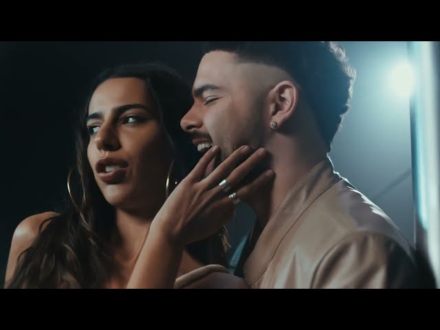 Escada Do Predio von Pedro Sampaio & Marina Sena ((jetzt ansehen))