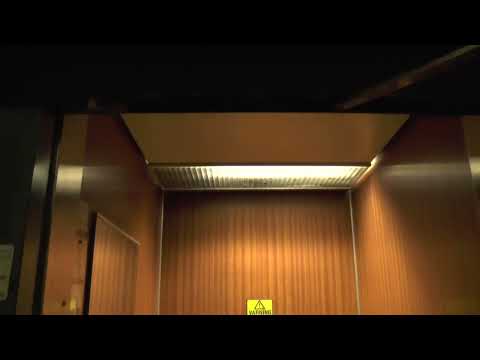 Old KONE Hydraulic Elevator @ Dalagatan 33 (Yard), Stockholm, Sweden!