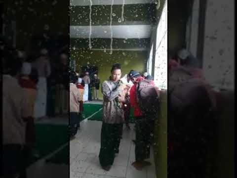 Al AZHARIYYAH..!!! Pak bu kami sehat disini kami pun rindu bpa da ibu😩😩😤