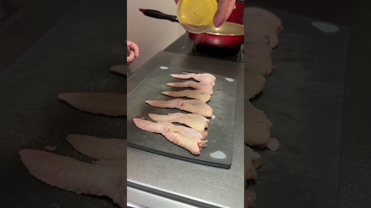 ほんの一手間でパリじゅわ骨抜き手羽塩焼き #shorts