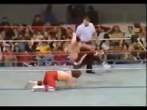 Bret Hart vs Ron Hutchinson - April 14, 1985