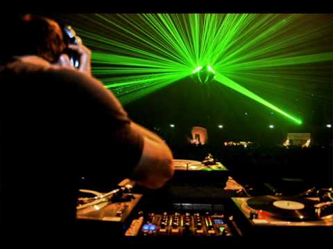 Afrojack ft Bobby Burns - Ghettoblaster ( high quality )