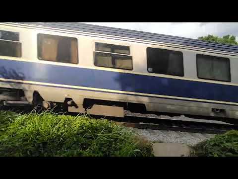 Trenul Ir 1656 cu locomotiva ea 929 depoul Suceava (02.06.2022)