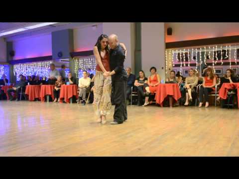 Excibicion Cecilia Berra y Dan Claramunt- Tango Pantera Barcelona 2 (29-12-13)