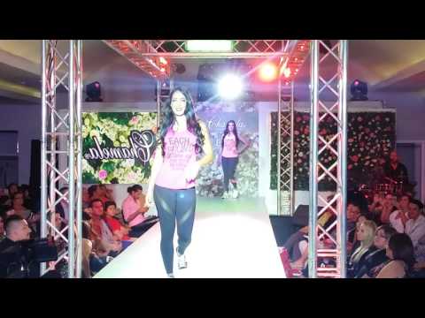 Pasarela Chamela colección Floral Gram