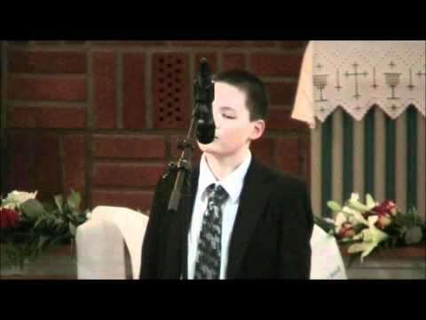 Nikolai synger i sin bestefars begravelse