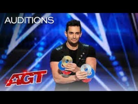 Magician Performs Mind-Bending Magic With CDs | Florian Sainvet | Magic Trick