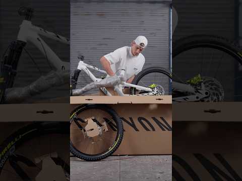 Unboxing my new signature Canyon Spectral CLLCTV 🔥😮‍💨