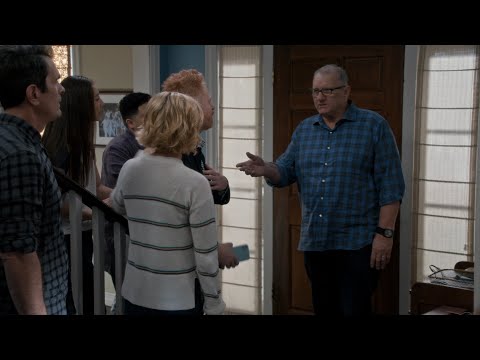 Jay Looks Back on the Time with His Family - Modern Family
