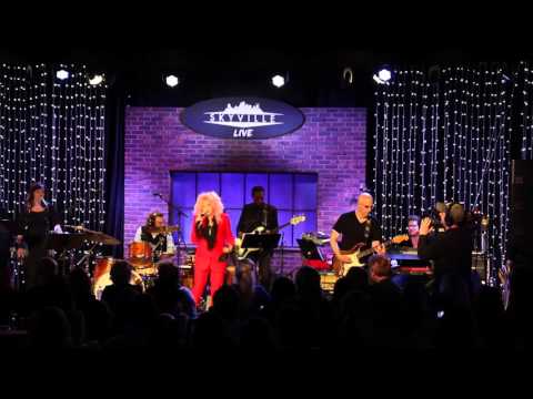 Cyndi Lauper Cover Patsy Cline's "Walkin' After Midnight" // Nashville, TN // One Country