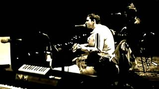 Noel Gallagher &amp; Kelly Jones - Live Forever