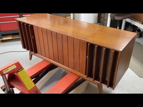 Restoring a 1968 Zenith Y960 Mark IV Stereo Console. Also covers the X960 & Z960....