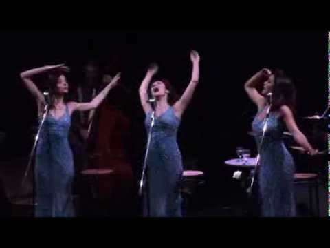 The Blue Dolls sing Però mi vuole bene
