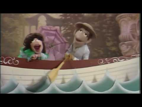 Muppet Songs: Wayne and Wanda - Row Row Row