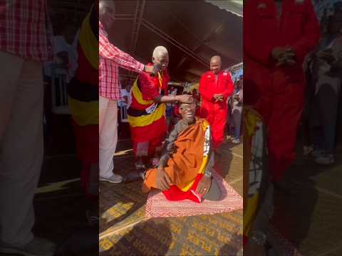 Bobi Wine's mom did this to him in Buikwe 💚 #shorts