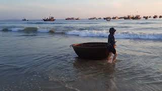 Vinh Tay Hot Boy. Quang Nam 2020. Biển và Bác Ngư Dân 