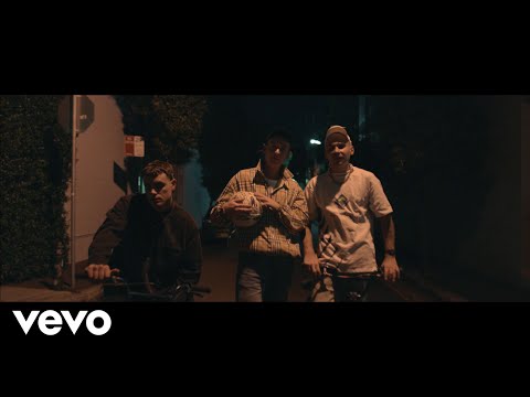 DMA'S - In The Moment (Official Video)