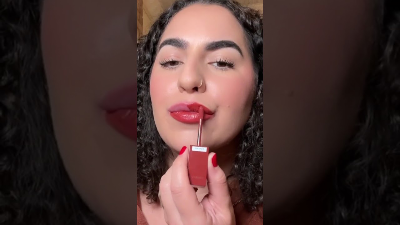 back to creating #lipstickswatch videos. #Shorts #ahitofsarah